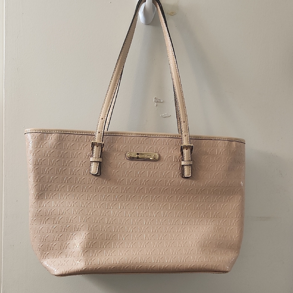 Michael Kors Tan Tote Bag with Textured Leather and Gold Hardware